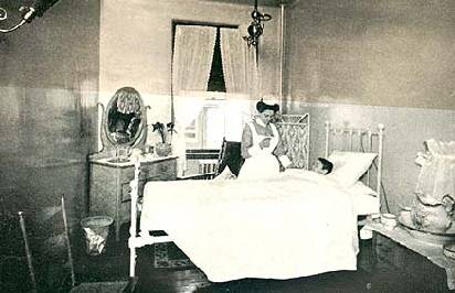 historical_bed.jpg (22063 bytes)